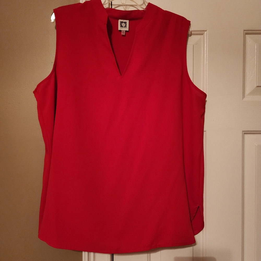 Anne Klein v-neck sleeveless top, with slit sides, never worn but no tags, XL